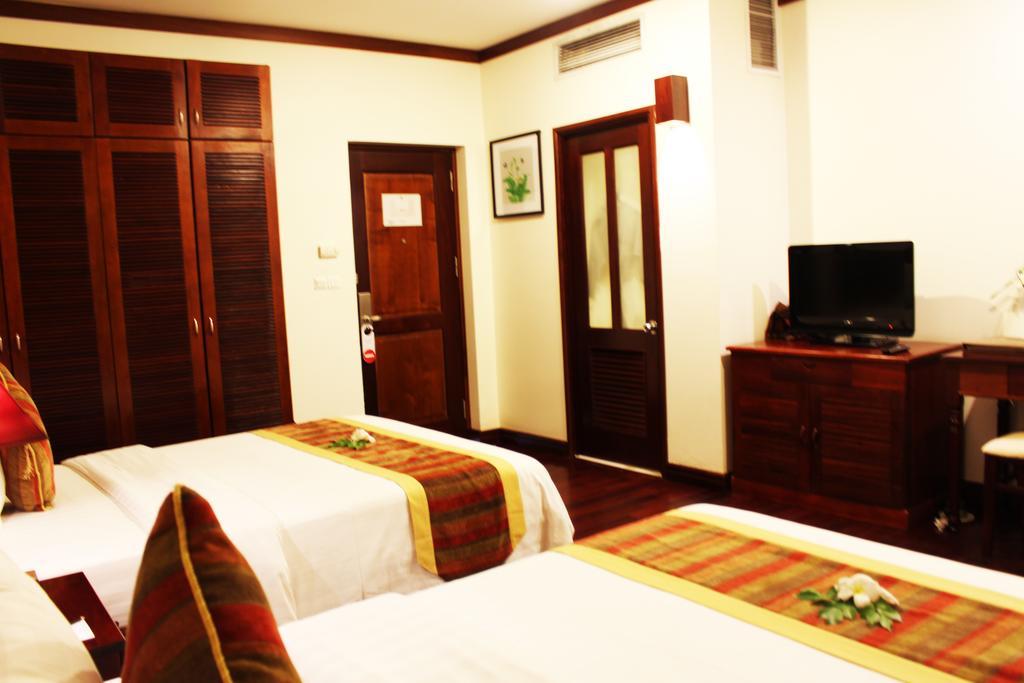 Paradise Angkor Villa Hotel Siem Reap Bagian luar foto